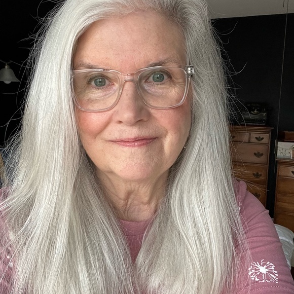 Meet your Posher, Kathleen - Picture 1 of 3